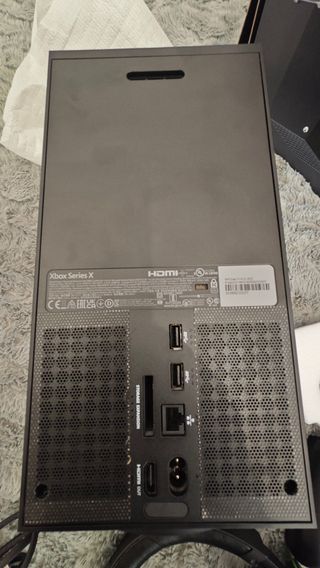 Xbox Series X + Cuffie ufficiali + Accessori