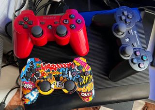 Consola PS3 Superslim 500GB + 3 Mandos + Juegos