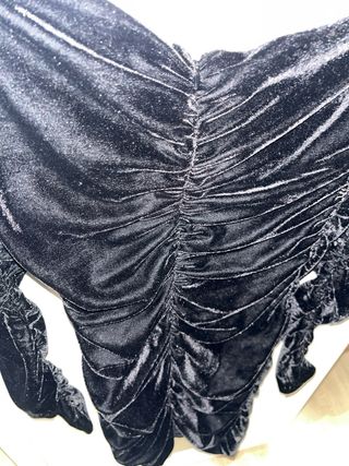 Vestido fiesta Zara terciopelo brillante fruncido