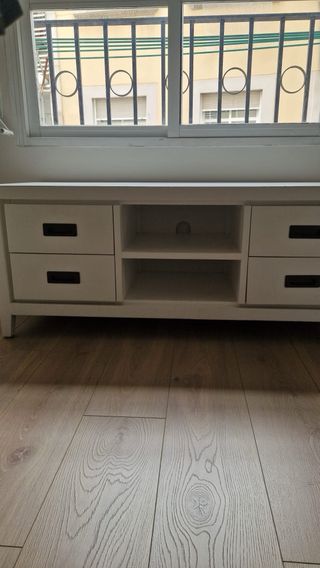 Mobile TV in legno bianco