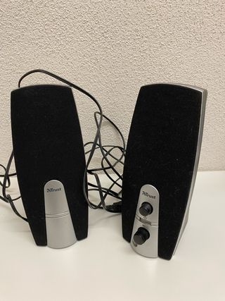 Altavoces Trust Negro y Plata