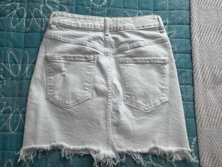 Falda vaquera Bershka blanca