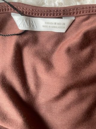 Top de encaje rosa y blanco