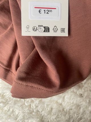 Top de encaje rosa y blanco