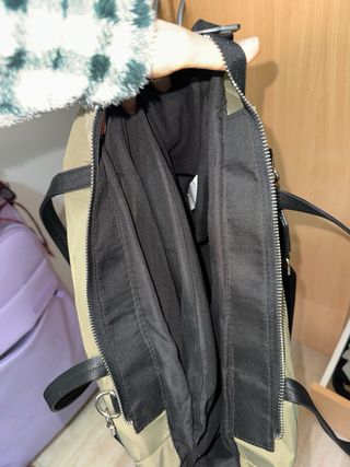 Bolso acolchado Stradivarius verde kaki