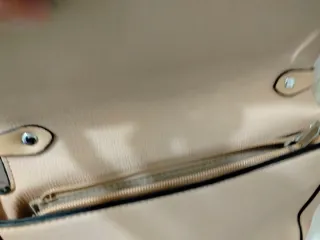 Bolso de hombro beige