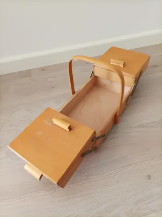 Costurero vintage de madera