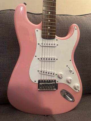 Chitarra Squier Stratocaster Rosa