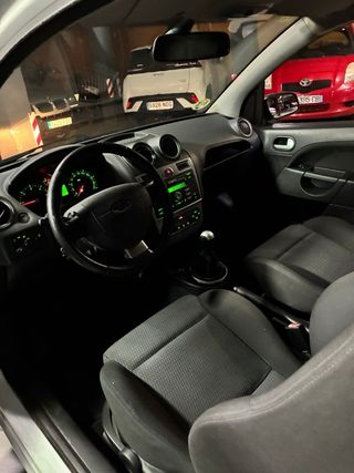 Ford Fiesta 2008 1.6tdci 12 meses garantia