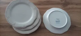 4 Platos llanos decorados beige