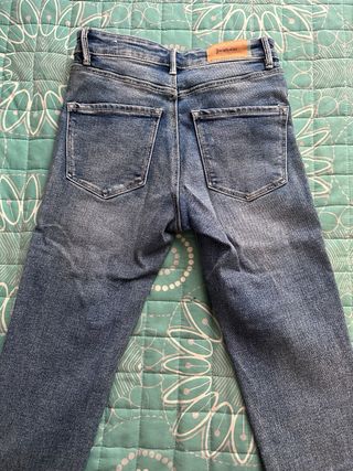 Pantalón vaquero Stradivarius