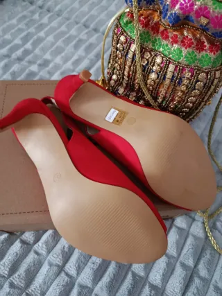 Zapatos de tacón Corina y bolso fiesta