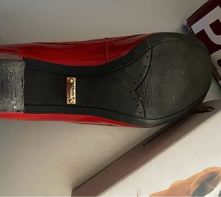 Zapatos rojos de tacón Hush Puppies con lazo