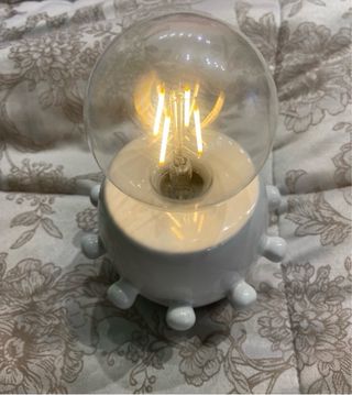 Lampada da scrivania / tavolo bianca a pile