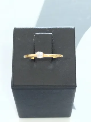 Anillo oro con circonita para chica nuevo.