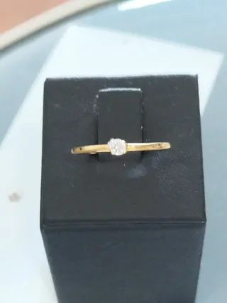 Anillo oro con circonita para chica nuevo.
