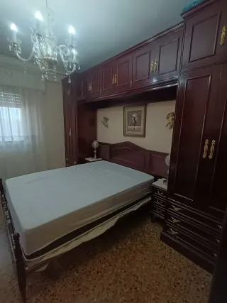 Dormitorio completo antiguo hecho a mano