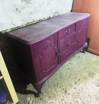 Aparador vintage morado para restaurar