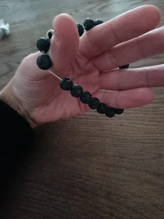 Pulsera Roca Volcánica y Calaveras