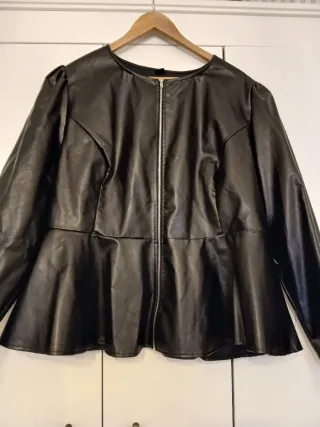 Chaqueta Shein efecto piel negra