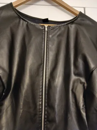 Chaqueta Shein efecto piel negra