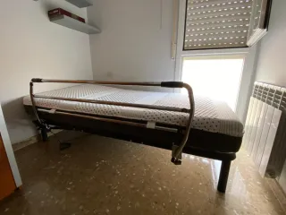 Cama articulada metálica