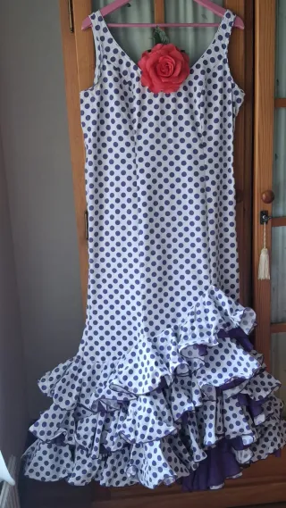 Vestido Flamenca Lunares Morado y Blanco