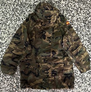 Traje de agua camuflado