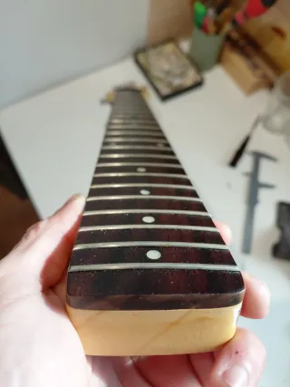 Mástil Guitarra Stratocaster con Afinadores