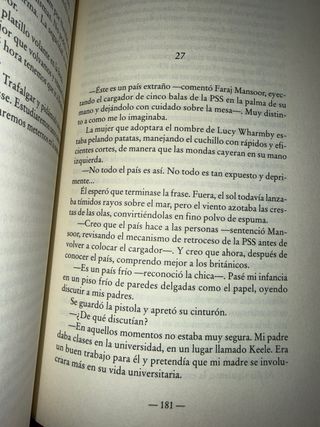 LA INVISIBLE (Spanish Edition)