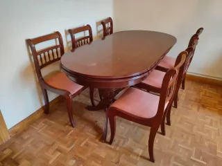Mesa extensible y 6 sillas comedor madera