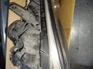 Faros delanteros Toyota RAV4