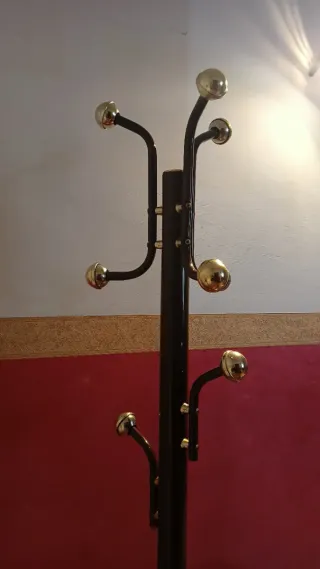 Appendiabiti legno, metallo e marmo