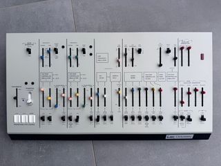 Korg Arp Odyssey Sintetizador