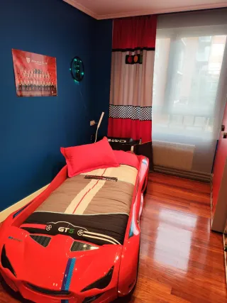 Dormitorio juvenil coche de carreras