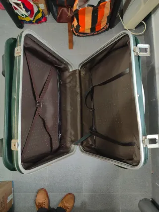 Maleta vintage verde