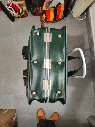 Maleta vintage verde