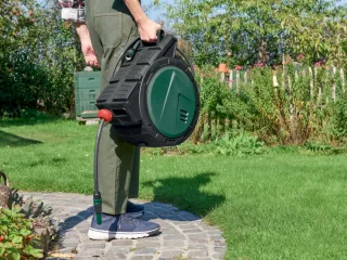 25m. Tambor retráctil manguera de riego.