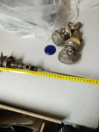 Grifería antigua de metal