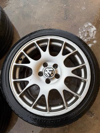 Llantas Volkswagen 225/40/18 originales bbs