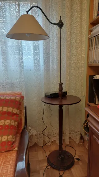 Lámpara de pie madera y tela