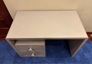 Escritorio y cajonera arena