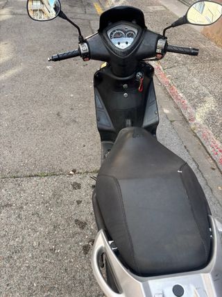 Kymco Agility 125 Negra