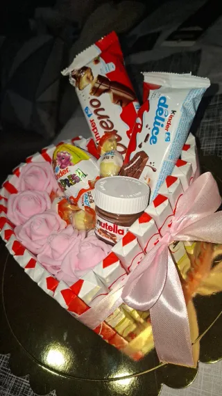 Cesta San Valentín Kinder y Nutella