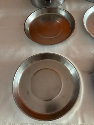 Antiche scatole per alimenti in acciaio inossidabile