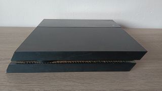 Consola PS4 Fat Negra + Mando Blanco