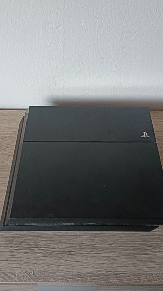 Consola PS4 Fat Negra + Mando Blanco