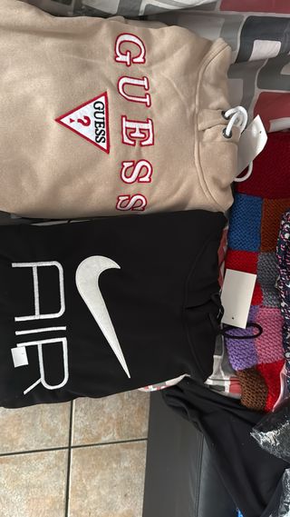 Conjunto Guess y Nike Chándal