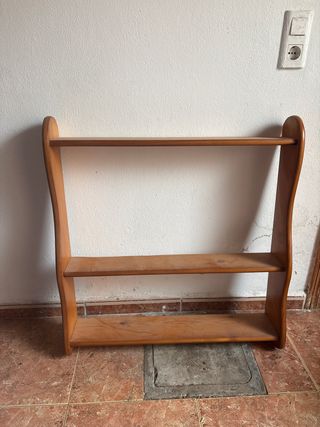 Estantería de madera
