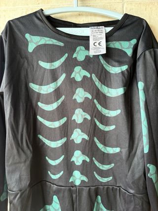 Disfraz esqueleto con cola Talla S (110-122 cm) 6€